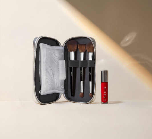 THE SILVER CLUTCH AND RED